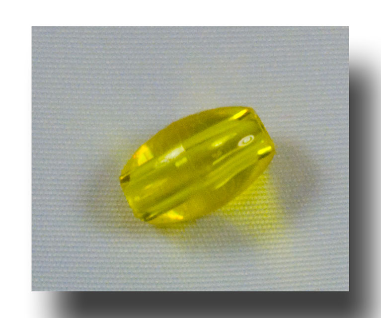 (image for) Plastic Oval, 9mm Transparent Golden Yellow - V8183